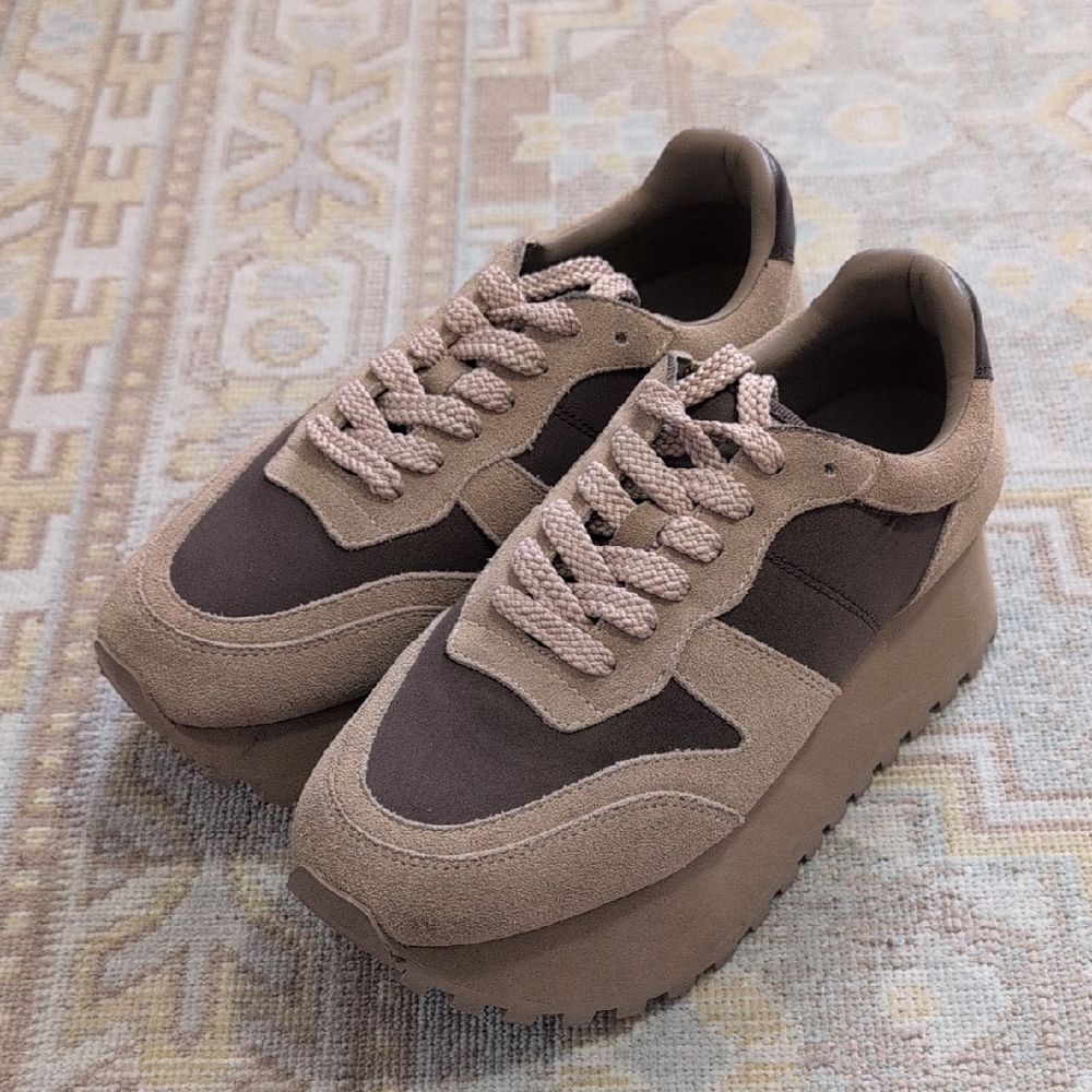 Silent D Vault Sneakers